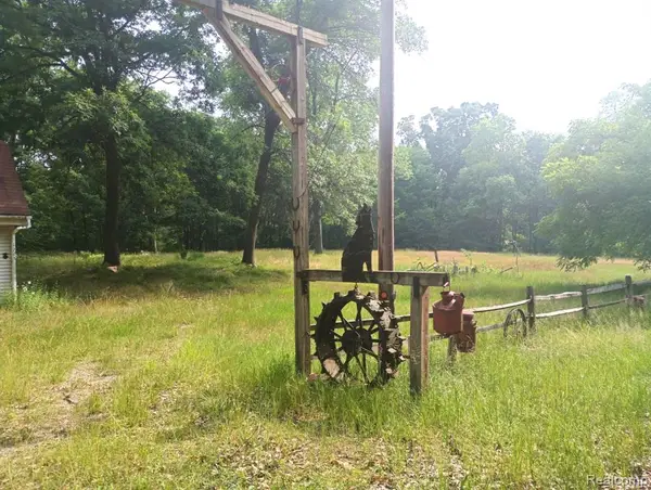 1795 S Jackson, Harrison, MI 