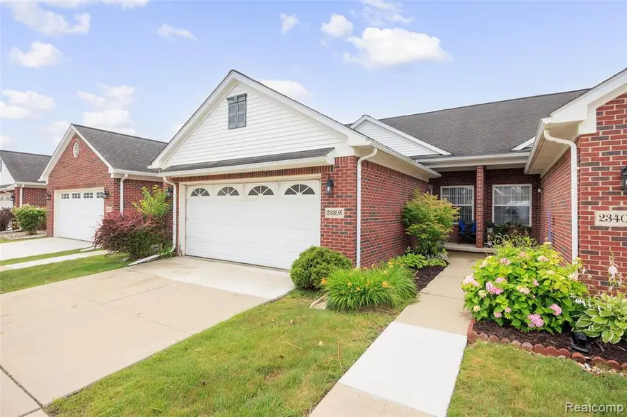 23395 Pinewood, Taylor, MI  - Image #2