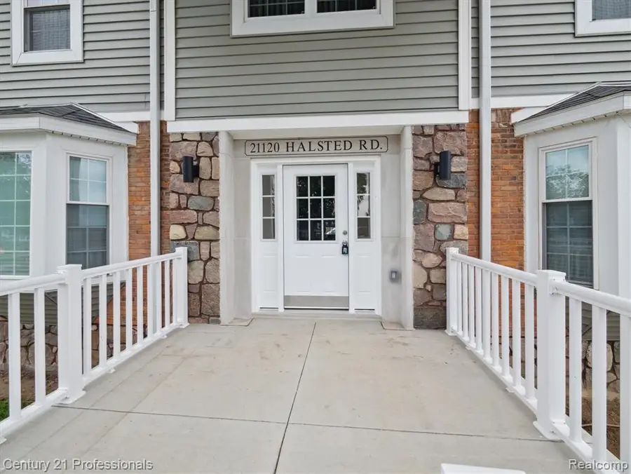 21120 Halsted, Farmington Hills, MI  - Image #3