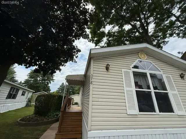 378 Tourangeau, Rochester Hills, MI 48307 - Image #2