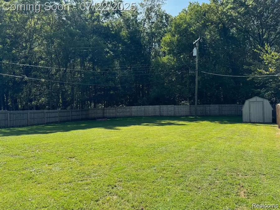 27972 Waltz, New Boston, MI  - Image #2