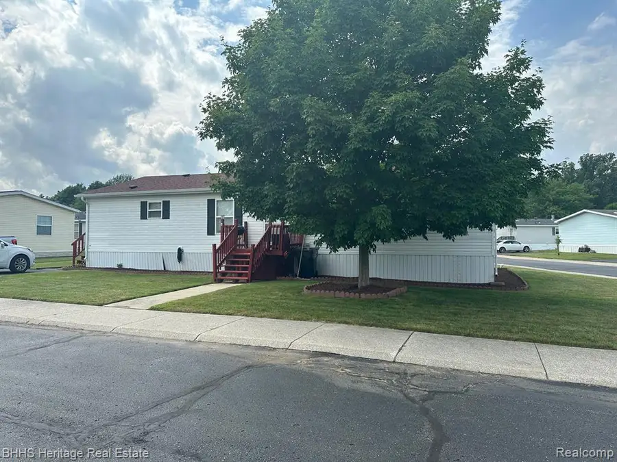 189 Chinkapin Rill, Fenton, MI  - Image #2