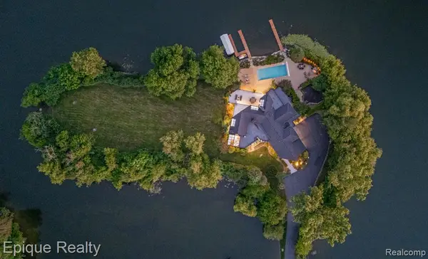 4912 Oakwood, Commerce Twp, MI 