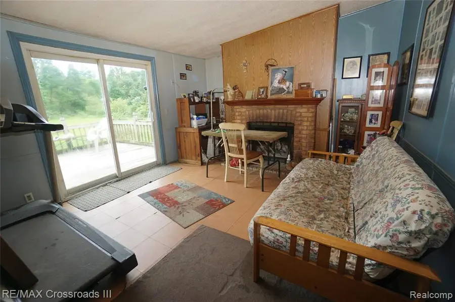 51105 Arkona, Belleville, MI  - Image #3