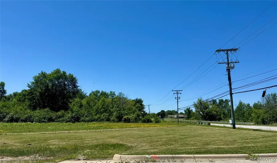 00 26 Mile, Shelby Charter Township, MI 48315 - Image #2