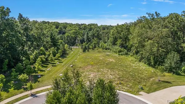 49646 Villa, Novi, MI 