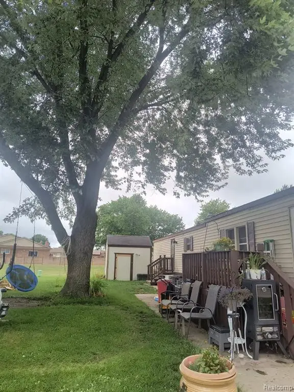 40665 Drury, Sterling Heights, MI 48310 - Image #3