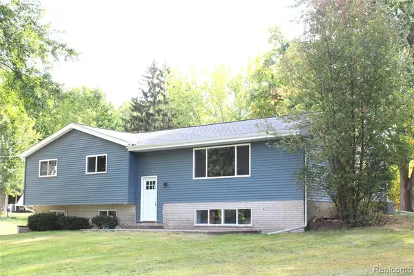 6342 Restwood, Linden, MI 