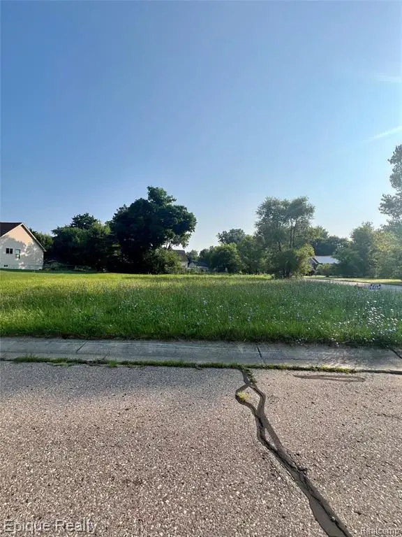 1 Whisper Ridge, Burton, MI 48509