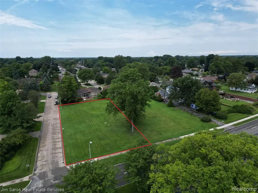 745 Lake Shore, Grosse Pointe Shores, MI 48236 - #3