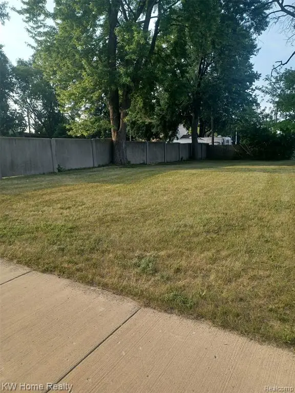 934 E Granet, Hazel Park, MI 48030 - #2