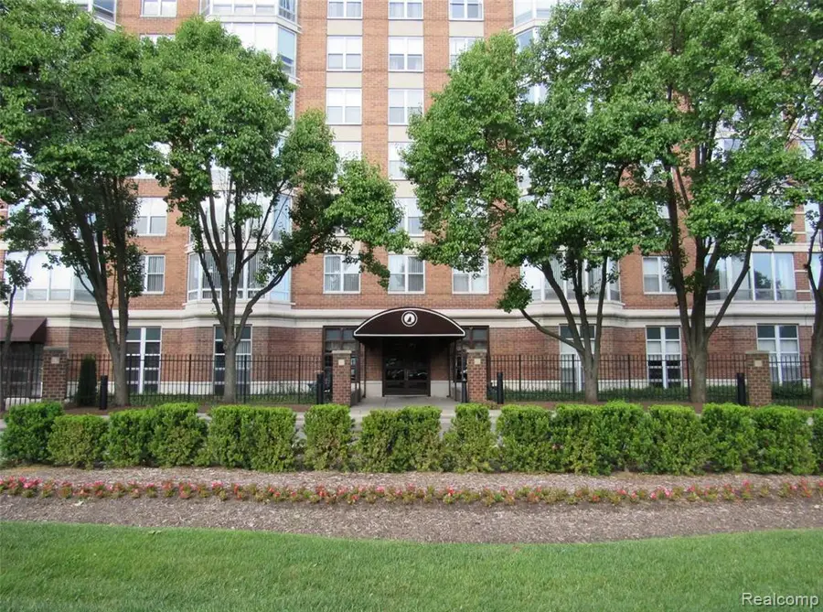 250 E Harbortown, Detroit, MI  - Image #3