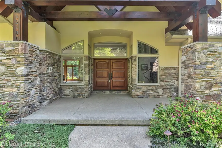 12196 Woodline, Fenton, MI 48430 - #2