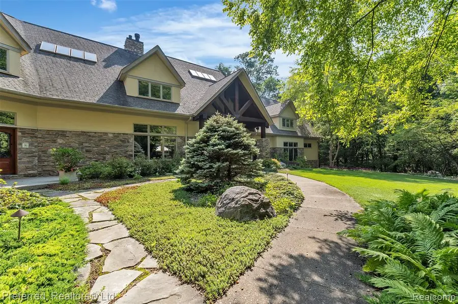 12196 Woodline, Fenton, MI 48430 - #3