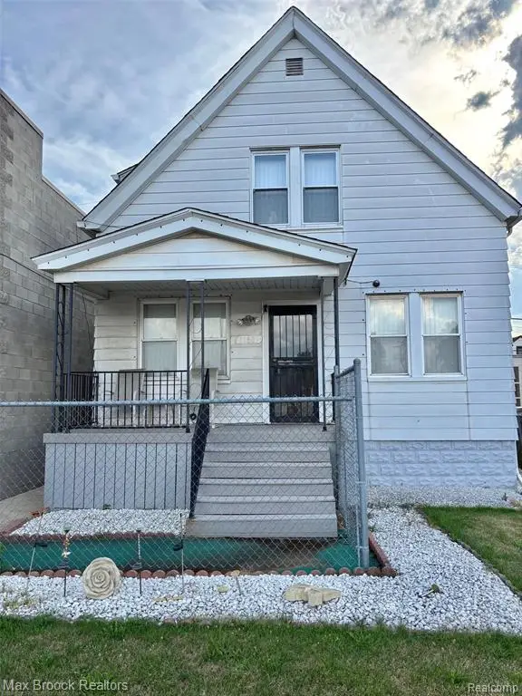 11809 Conant, Hamtramck, MI 