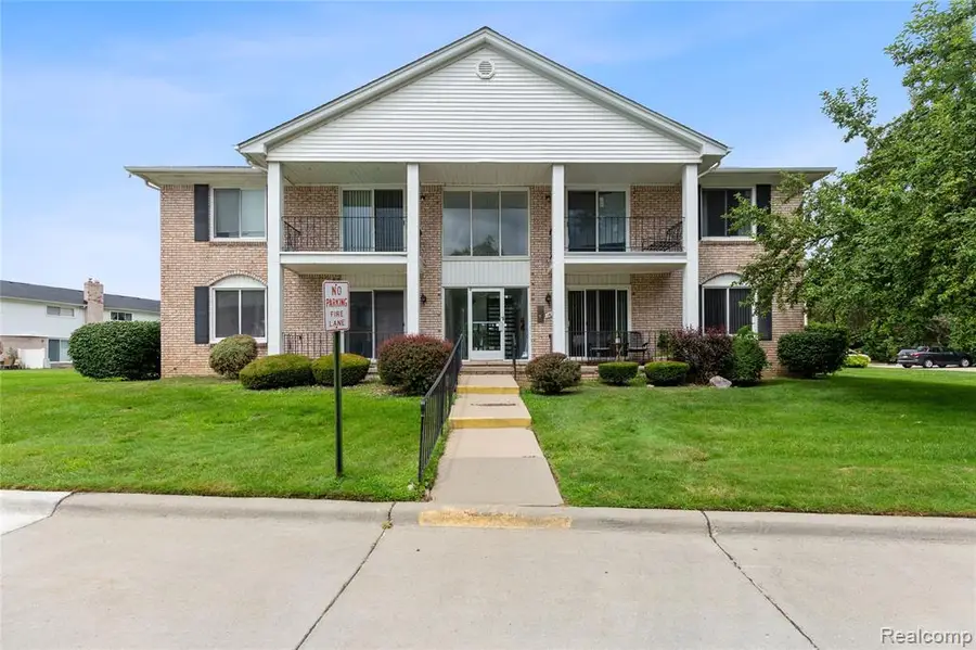 14200 Ivanhoe #159, Sterling Heights, MI  - Image #2