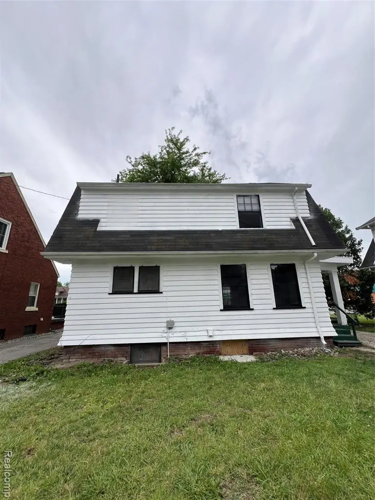 1616 State, Saginaw, MI  - Image #2