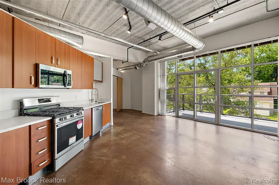 333 E Parent #26, Royal Oak, MI  - Image #2