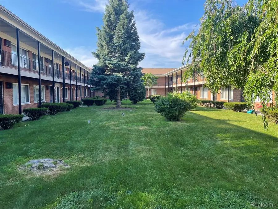 25301 5 Mile #230, Redford, MI  - Image #2