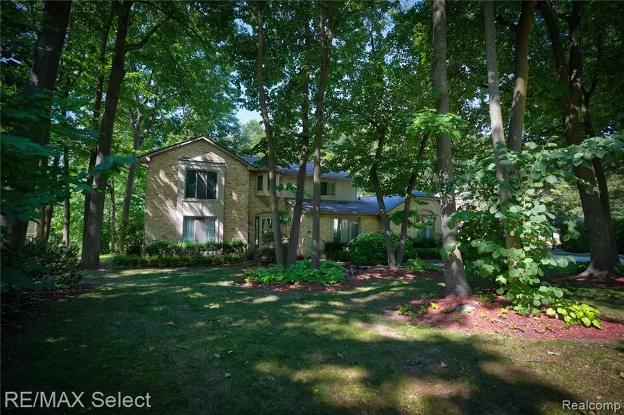 1320 Kings Carriage, Grand Blanc, MI 48439 - #2