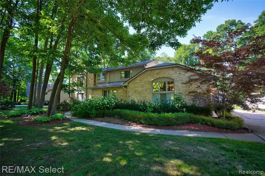 1320 Kings Carriage, Grand Blanc, MI 48439 - #3