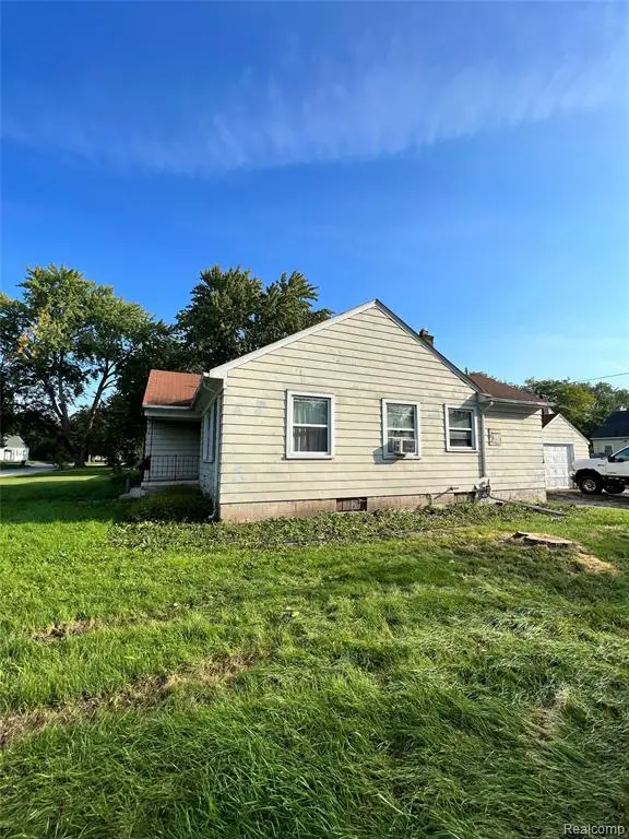 2 Congress Court D, Saginaw, MI 48602 - #3