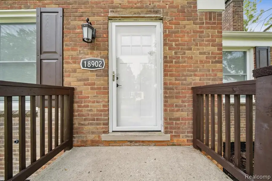 18902 Westmore, Livonia, MI 48152 - #2