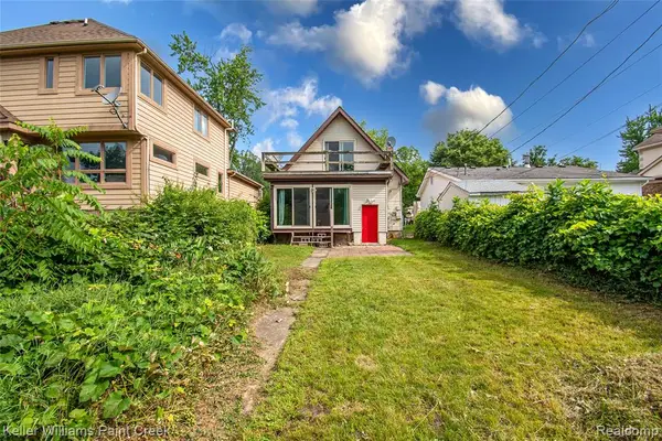 6903 Dandison, West Bloomfield, MI 