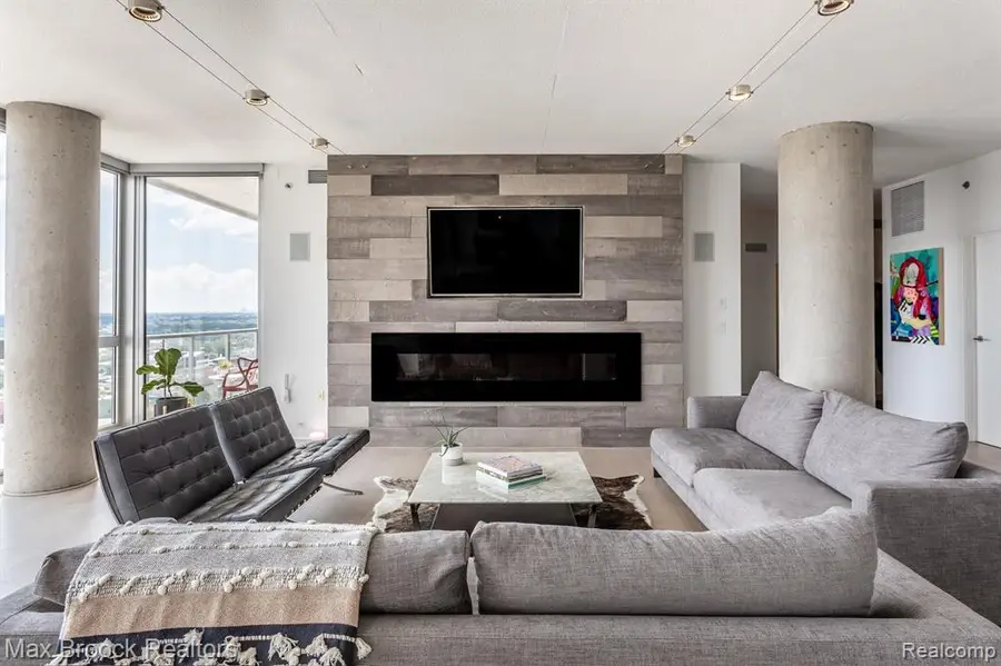 432 S Washington #1701, Royal Oak, MI  - Image #2