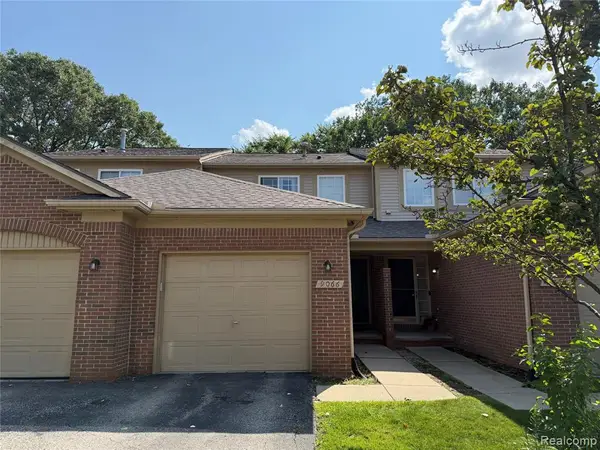9066 Newport #11, Livonia, MI 