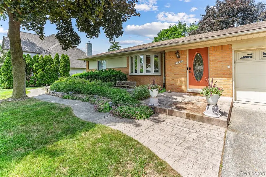 345 Beverly Island, Waterford, MI  - Image #3