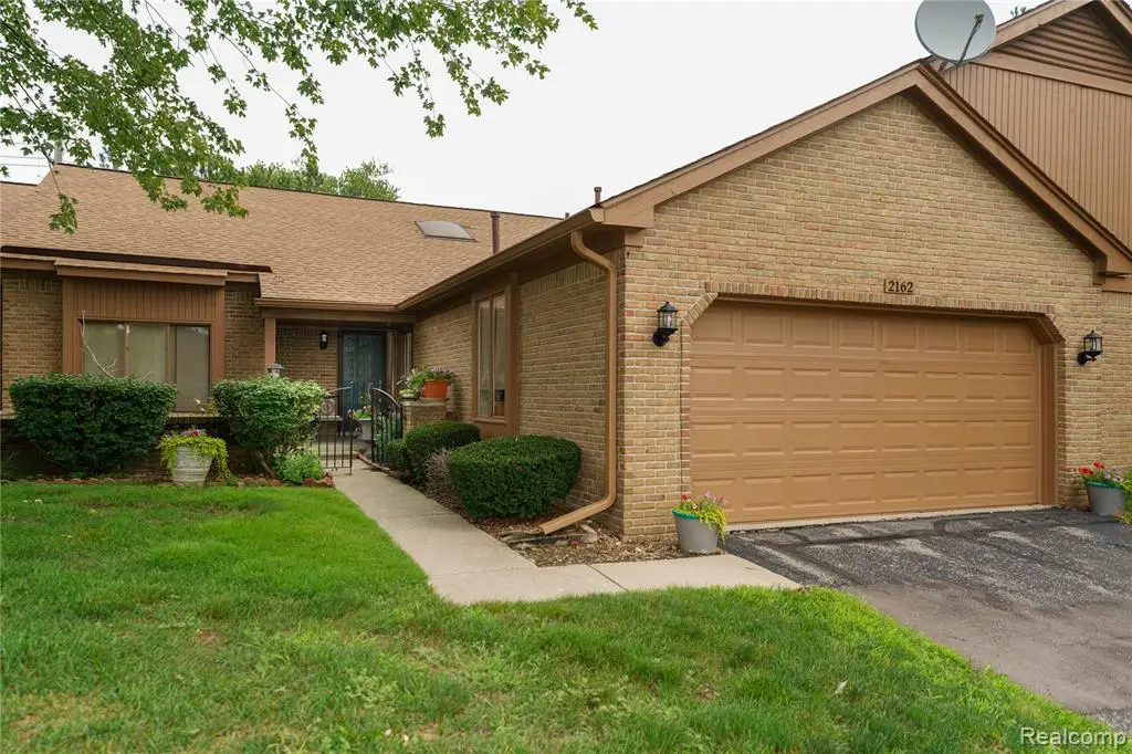 2162 London Bridge, Rochester Hills, MI  - Image #1