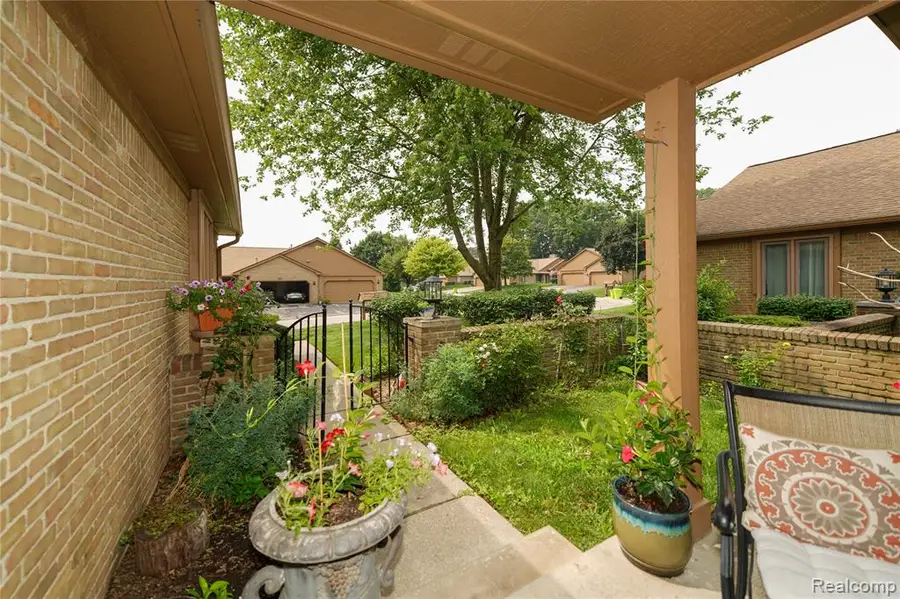 2162 London Bridge, Rochester Hills, MI  - Image #3