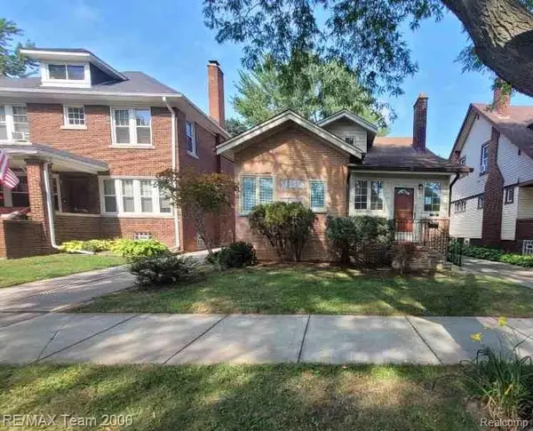 1032 Beaconsfield, Grosse Pointe Park, MI 