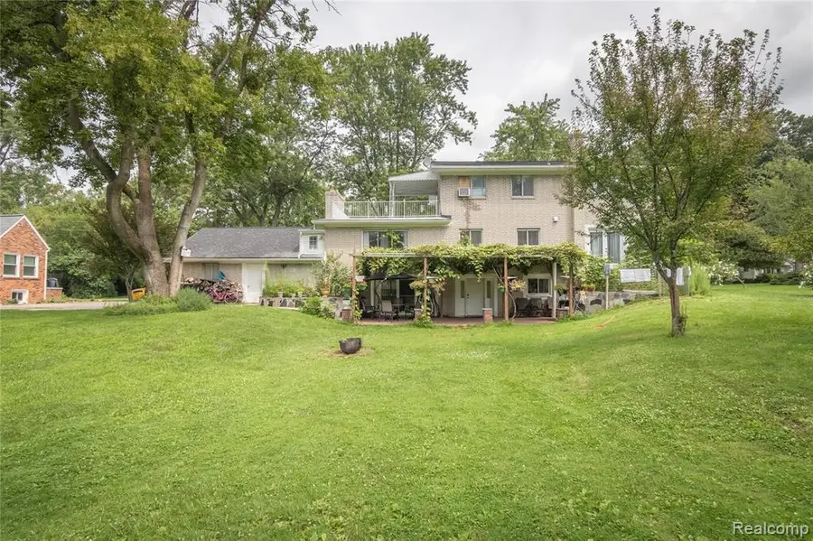 30853 Rockdale, Farmington, MI  - Image #2