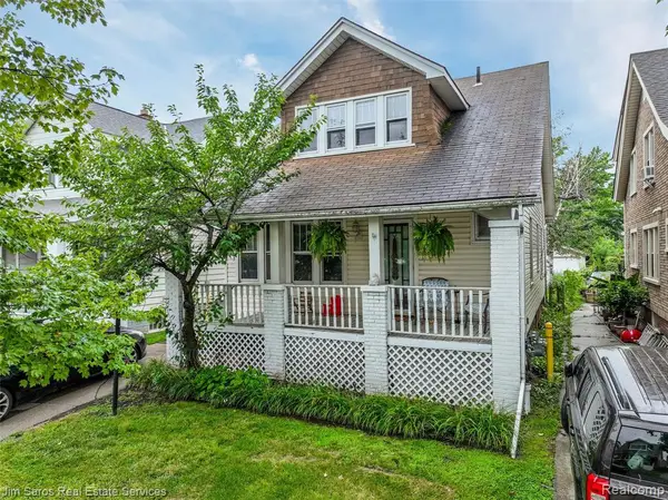 1417 Beaconsfield, Grosse Pointe Park, MI 48230