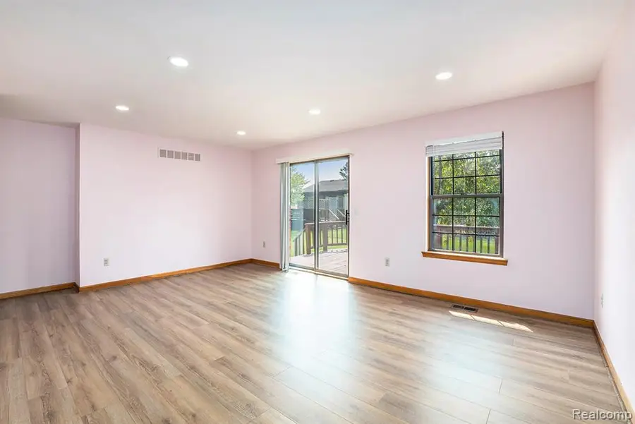 5434 Bowden, Warren, MI  - Image #3