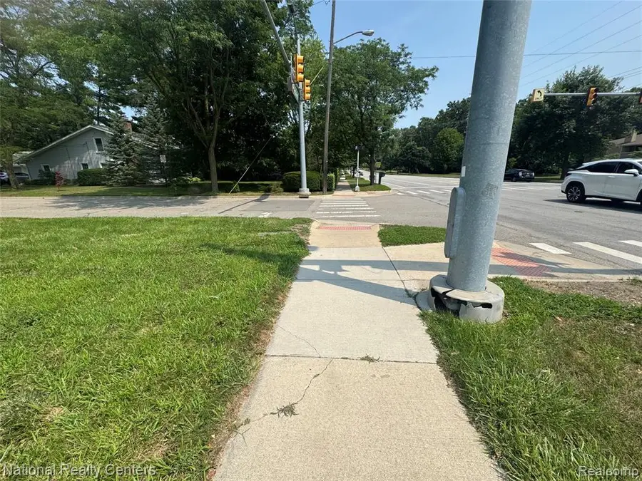 3325 Packard, Ann Arbor, MI  - Image #3