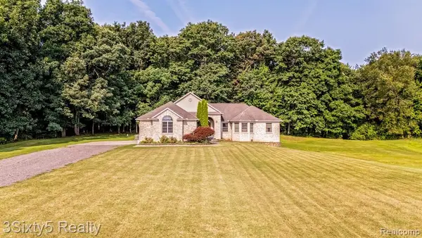 597 Country Meadows, Ortonville, MI 