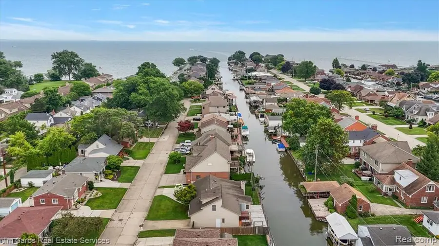 22470 Wildwood, Saint Clair Shores, MI  - Image #2