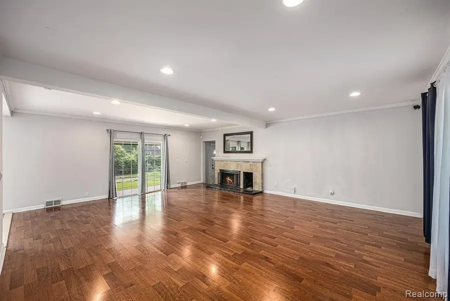 20740 Marter, Grosse Pointe Woods, MI  - Image #3