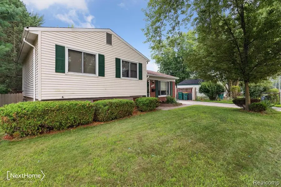 15925 Harrison, Romulus, MI  - Image #2