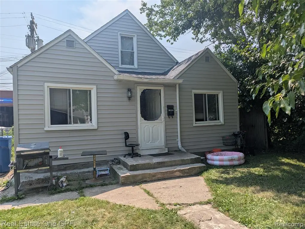 7052 Rivard, Warren, MI 48091 - #1