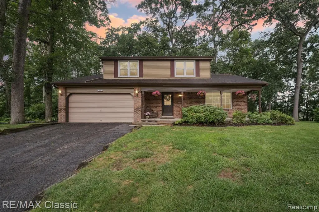 1561 Waters Edge, Wixom, MI  - #1