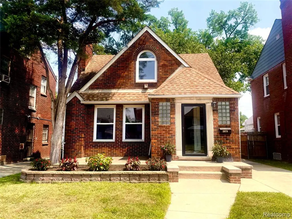 18076 Washburn, Detroit, MI  - #1