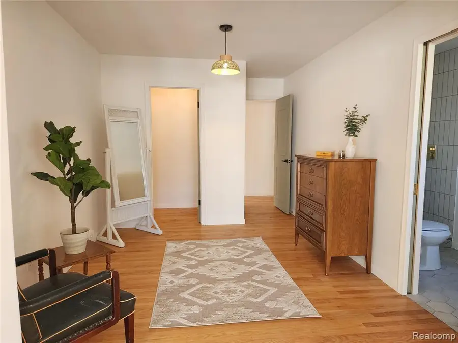 14334 Sunbury, Livonia, MI  - Image #3