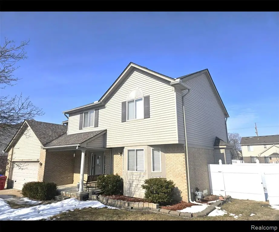15801 Toulouse, Fraser, MI  - #1
