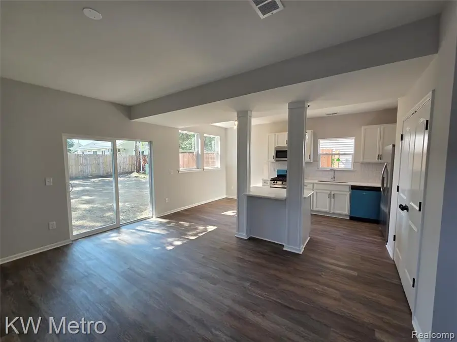 1116 E Hayes, Hazel Park, MI  - Image #3