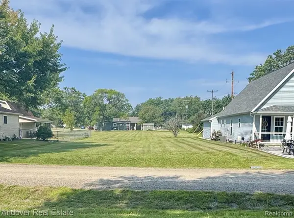 7690 Holiday, Lexington, MI 48450