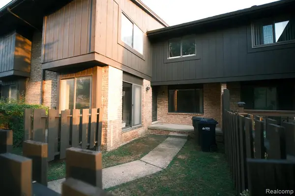 37343 Clubhouse, Sterling Heights, MI 